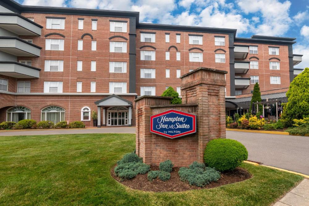 Holiday Inn Express & Suites Stamford
