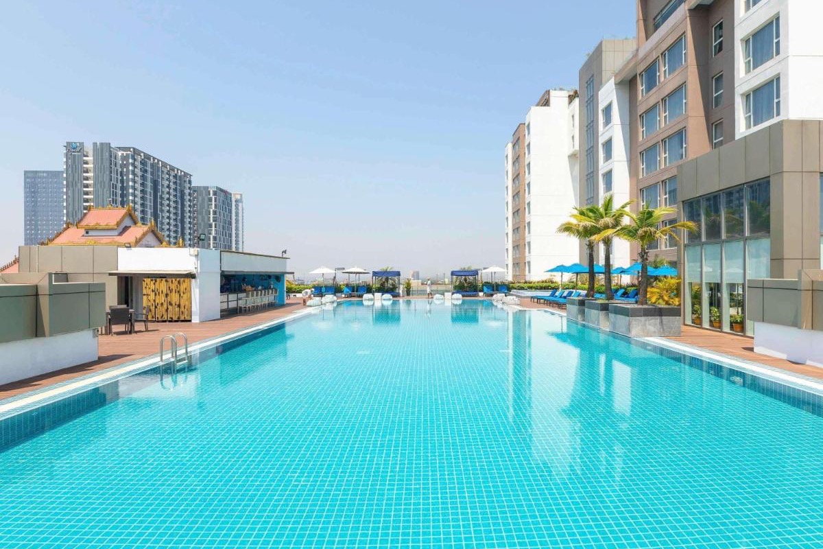 Novotel Yangon Max